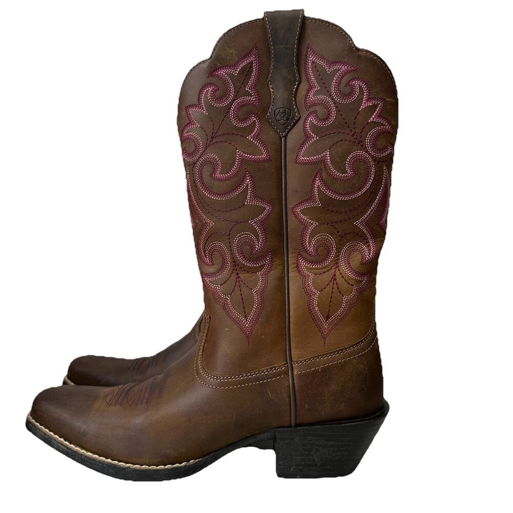 Ariat Women’s 6.5B Roundup Wide Square Toe Pink Stitching Leather Cowgirl Boots